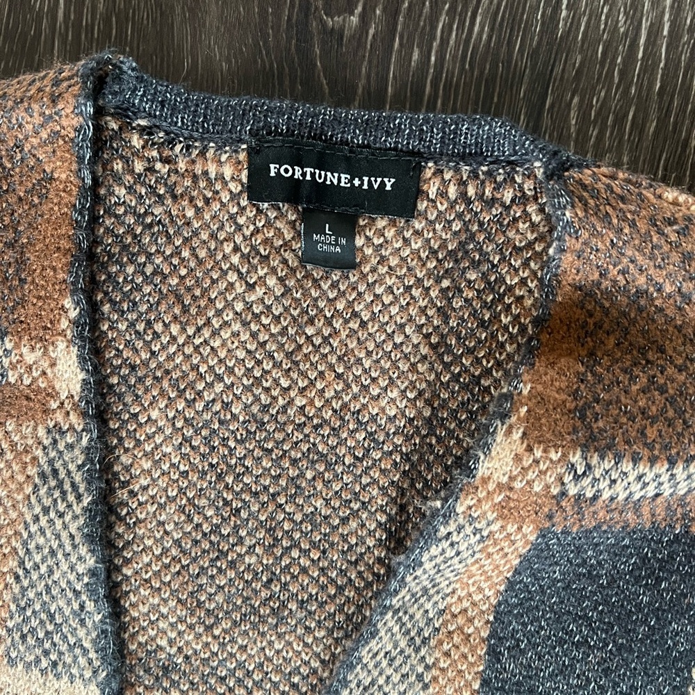 Cozy Plaid Open-Front Cardigan - Picture 3 of 3